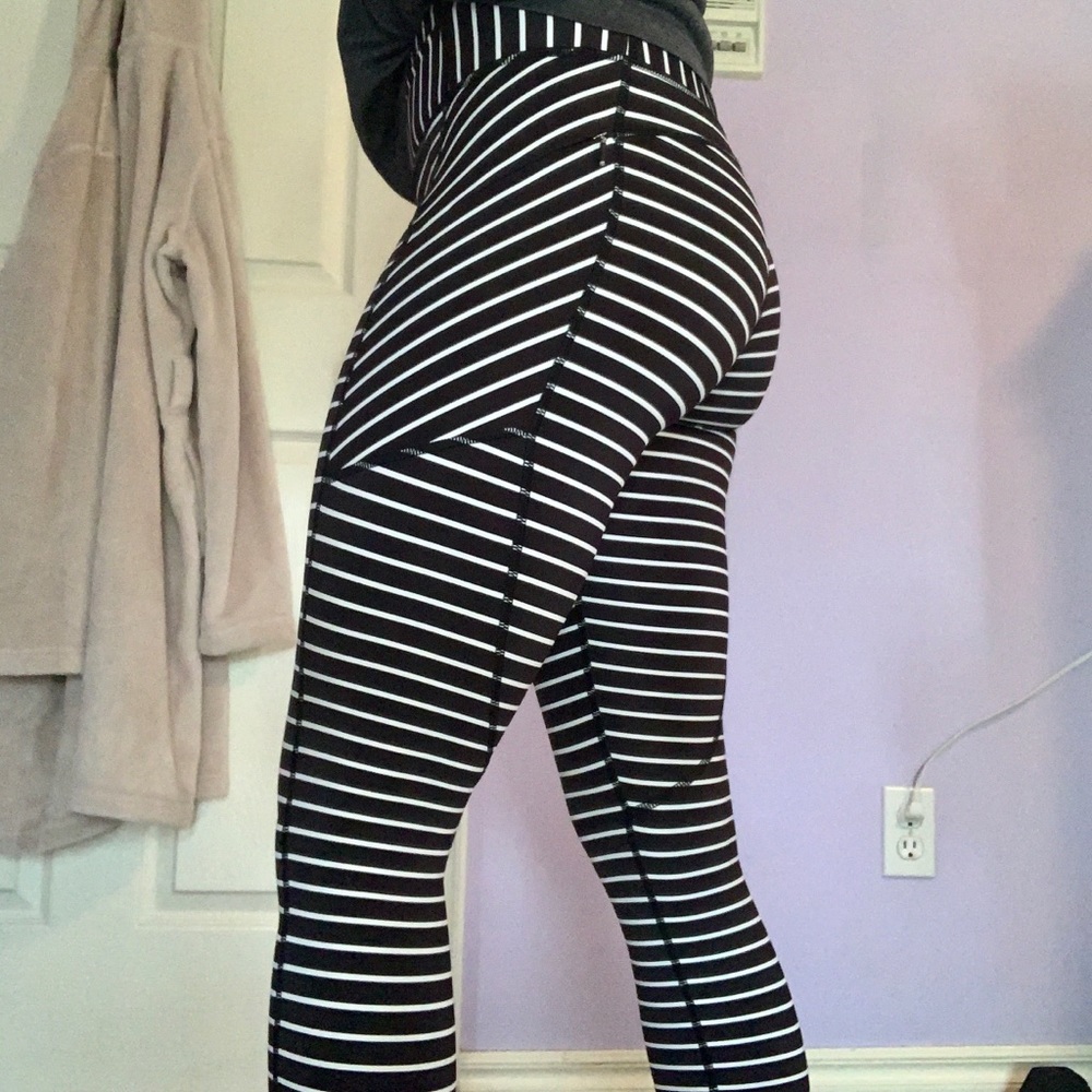 NEW ATHLETA LEGGINGS SIZE XS